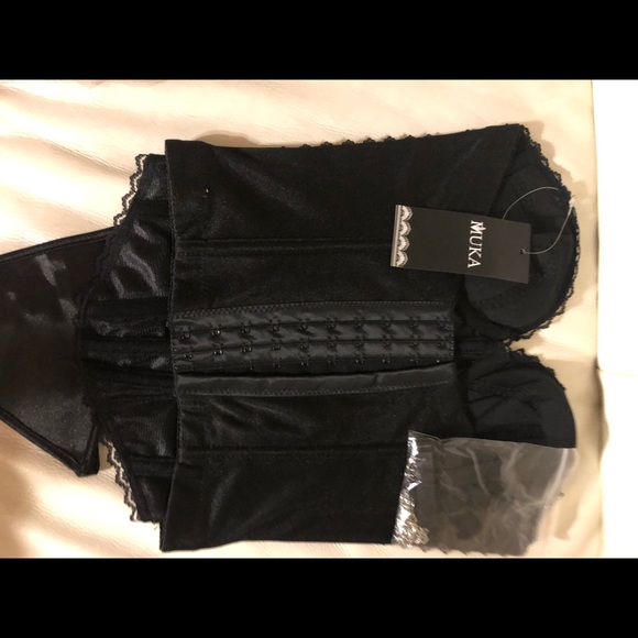 NWTO Women  Black corset with Crystal design - Picture 4 of 4